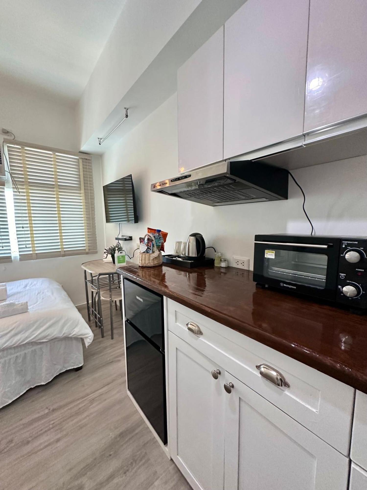مونتنلوبا Studio One Condominium, Alabang - Bluu - Fiber Wi-Fi, Netflix-Ready المظهر الخارجي الصورة