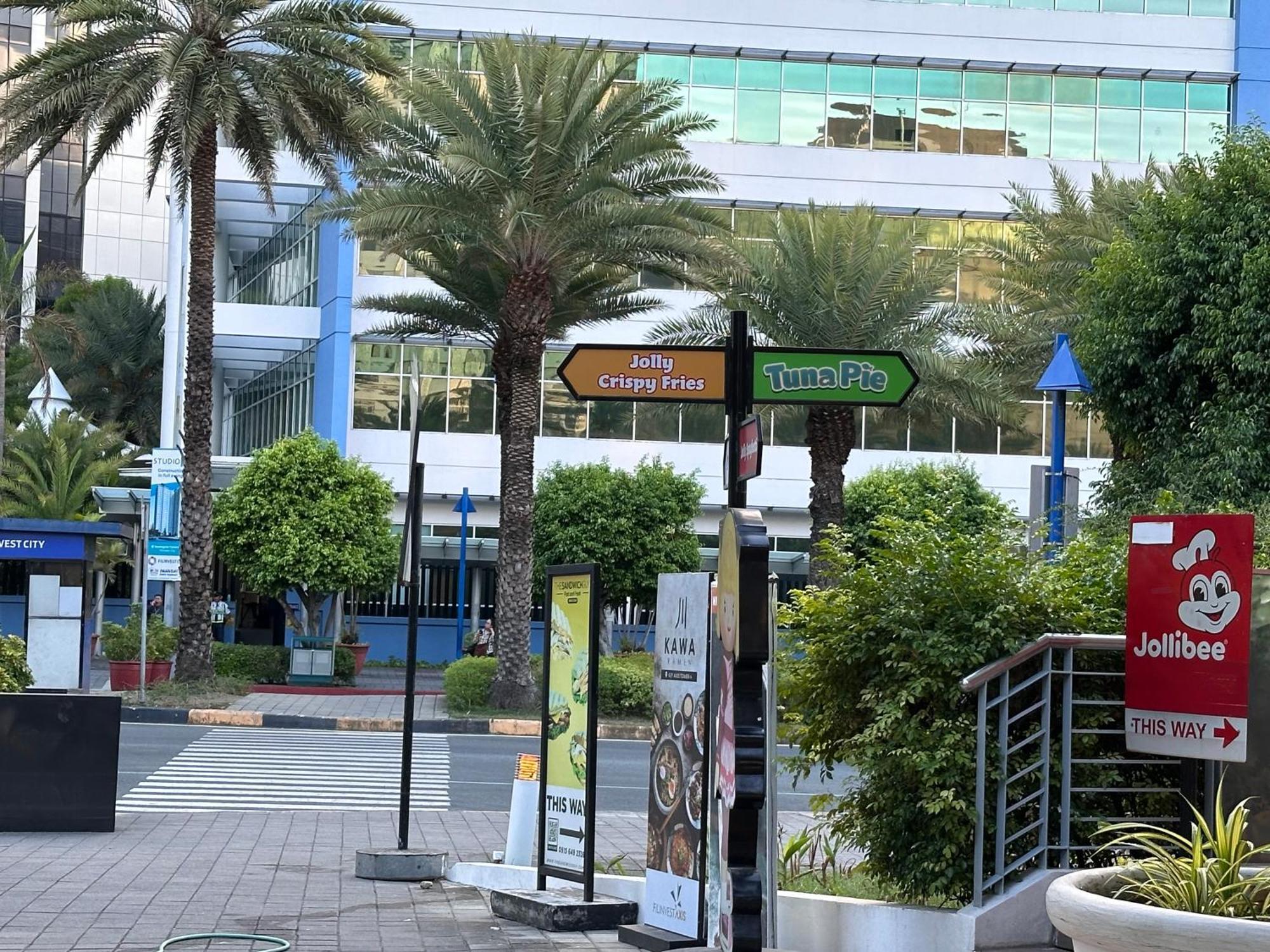 مونتنلوبا Studio One Condominium, Alabang - Bluu - Fiber Wi-Fi, Netflix-Ready المظهر الخارجي الصورة