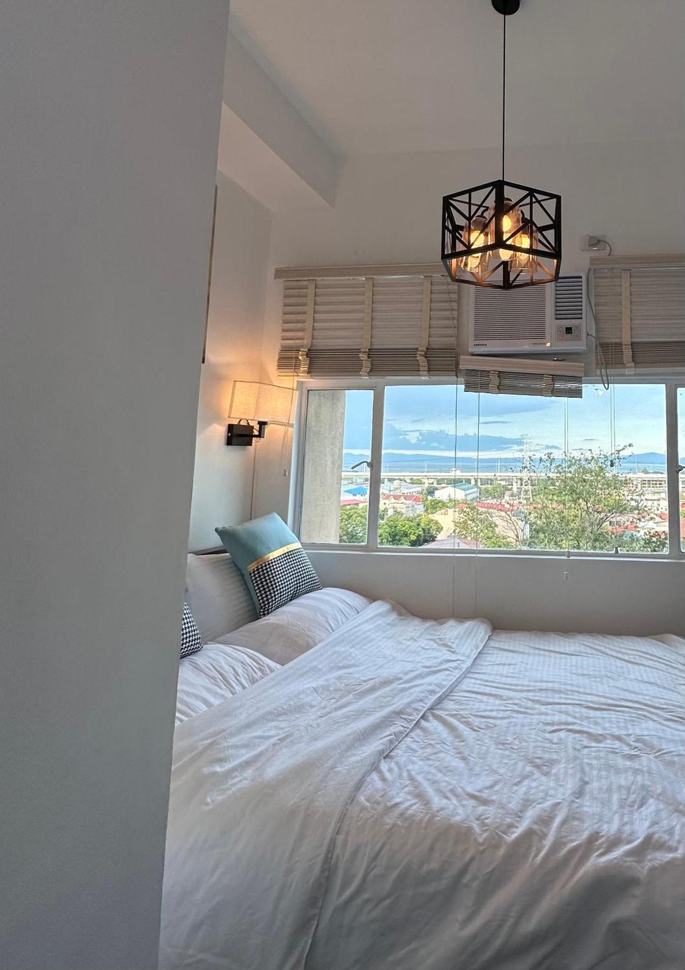 مونتنلوبا Studio One Condominium, Alabang - Bluu - Fiber Wi-Fi, Netflix-Ready المظهر الخارجي الصورة