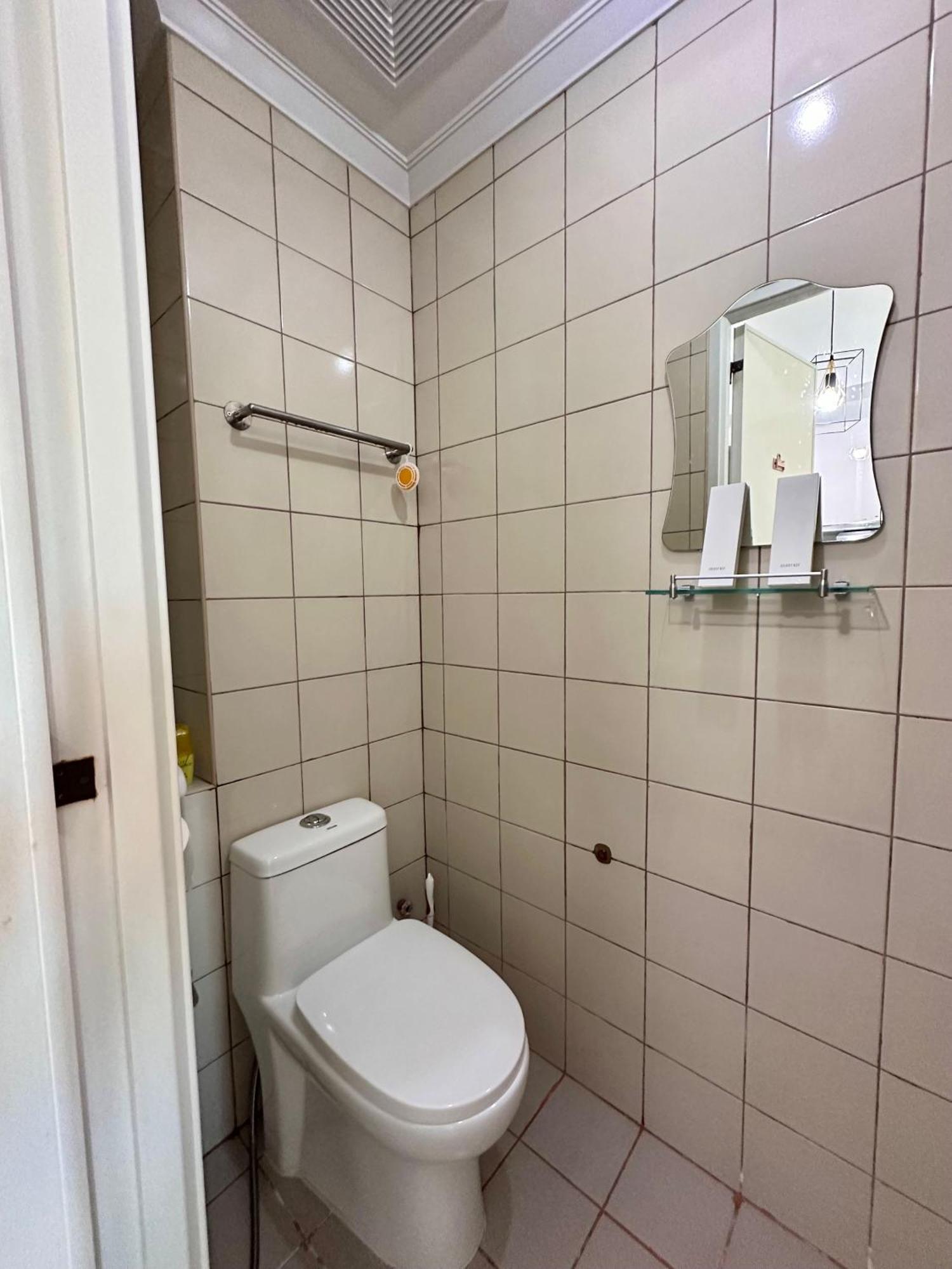 مونتنلوبا Studio One Condominium, Alabang - Bluu - Fiber Wi-Fi, Netflix-Ready المظهر الخارجي الصورة